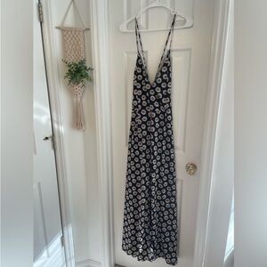 🔆SOLD🔆Maxi Dress / Cute Large w/V Neck